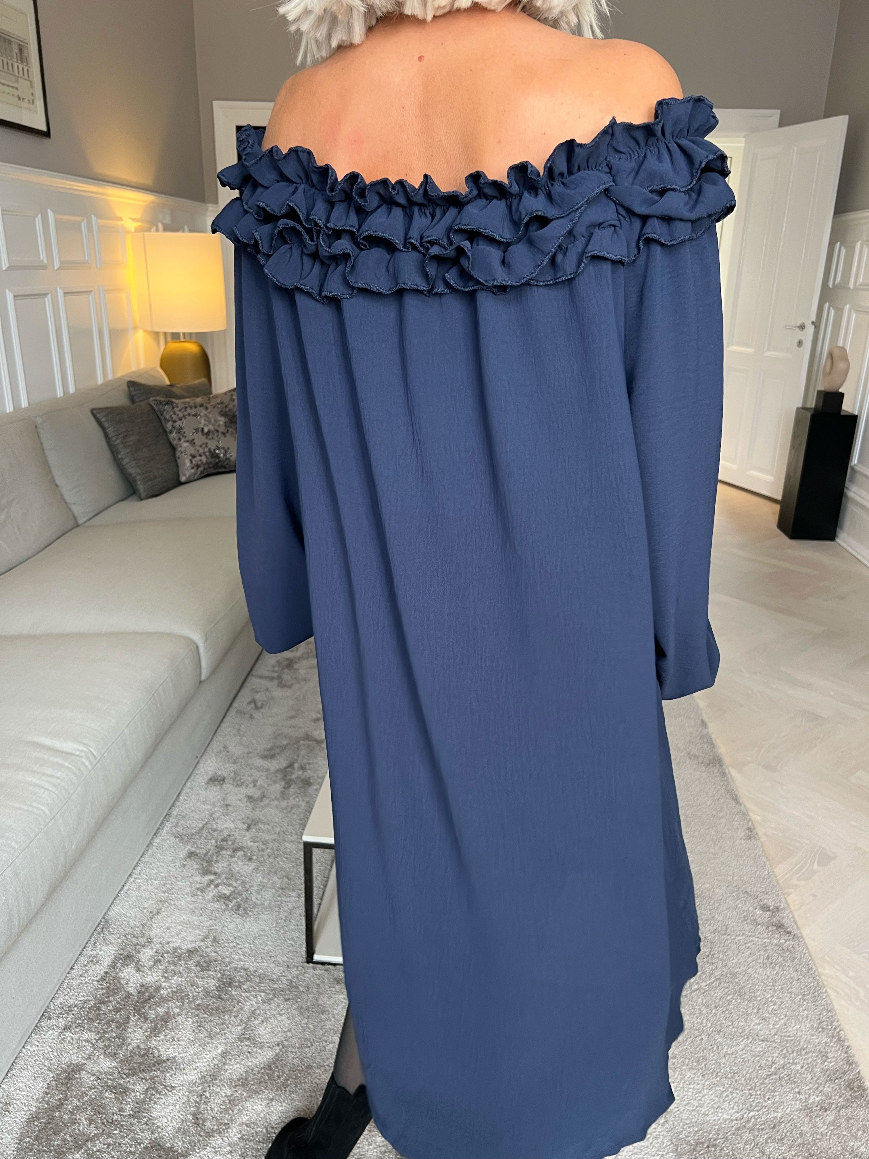 Chili Dress - Kjole med lange ærmer og flæser i udskæringen